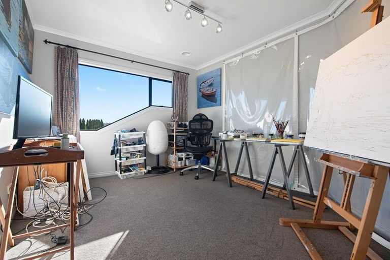 Photo of property in 35 Greenfield Drive, Western Heights, Hamilton, 3200