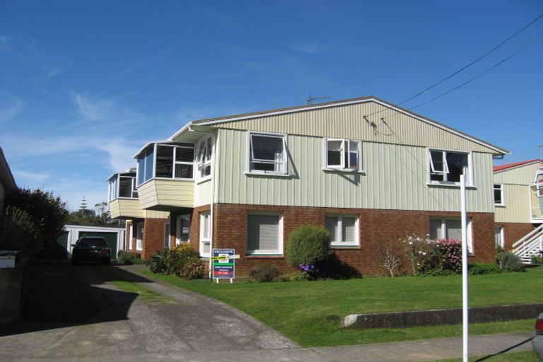 Photo of property in 2/87 Brougham Street, New Plymouth, 4310