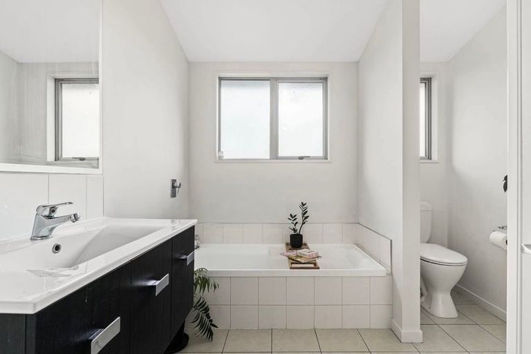 Photo of property in 214d Lincoln Road, Addington, Christchurch, 8024