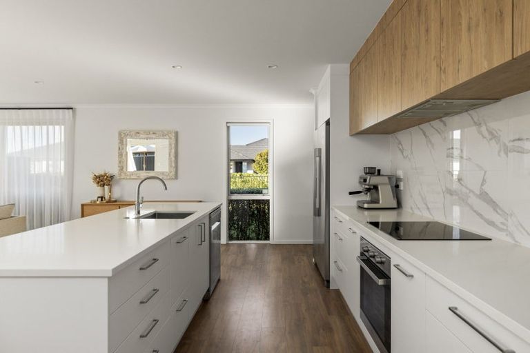 Photo of property in 4 Raynor Crescent, Pyes Pa, Tauranga, 3112