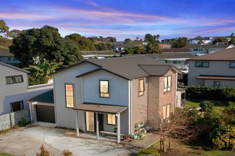 Photo of property in 70 Kaimoana Street, Weymouth, Auckland, 2103