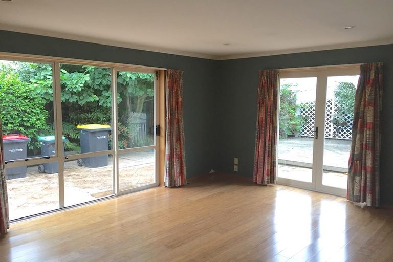 Photo of property in 50d Middlepark Road, Sockburn, Christchurch, 8042