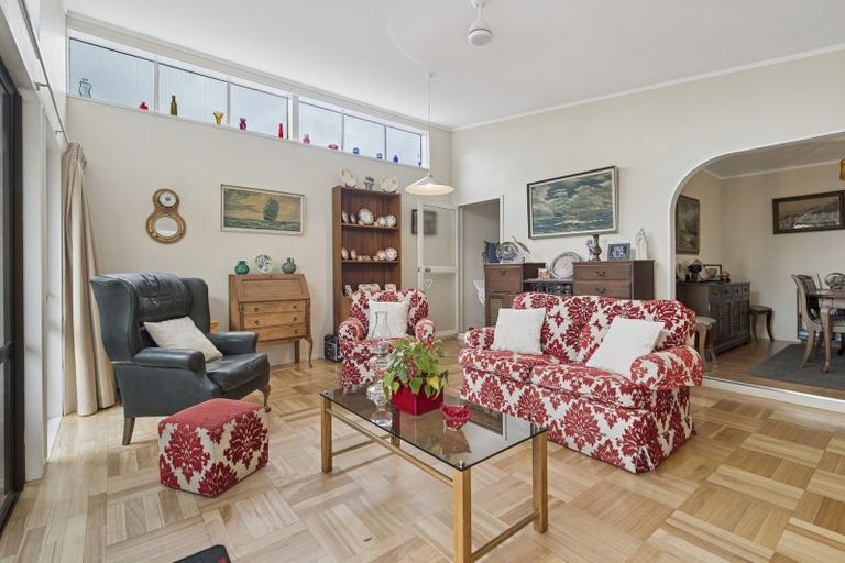 Photo of property in 8a Gemini Place, Kawaha Point, Rotorua, 3010