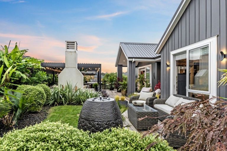 Photo of property in 61 Pitoitoi Drive, Riverhead, 0820