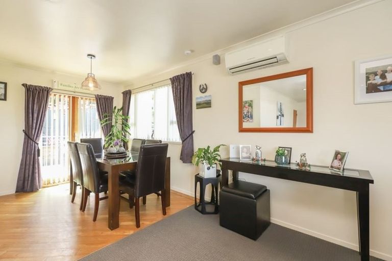 Photo of property in 24 Rothesay Place, Dinsdale, Hamilton, 3204