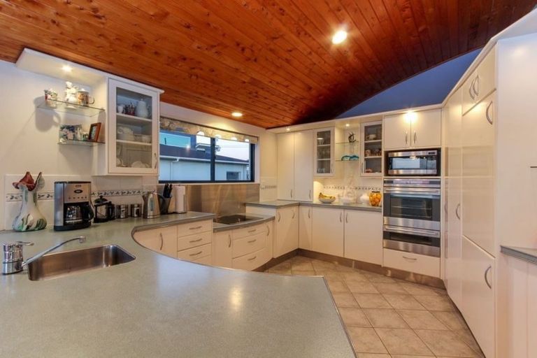 Photo of property in 19 Hamblyn Street, Strandon, New Plymouth, 4312