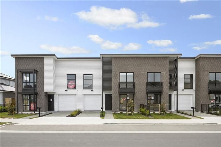 Photo of property in 16 Vincent Mcgrath Crescent, Swanson, Auckland, 0614