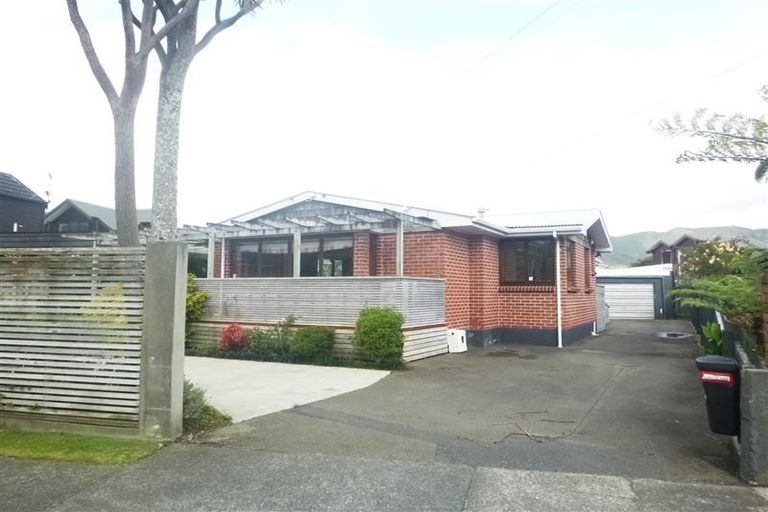 Photo of property in 1a Colin Grove, Hutt Central, Lower Hutt, 5010