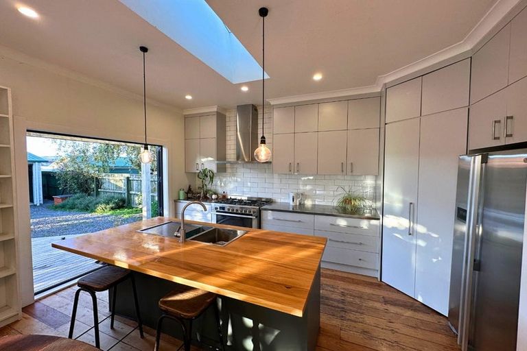 Photo of property in 9 Elizabeth Street, Moera, Lower Hutt, 5010