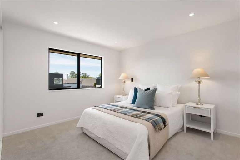 Photo of property in 12a Memorial Avenue, Ilam, Christchurch, 8053