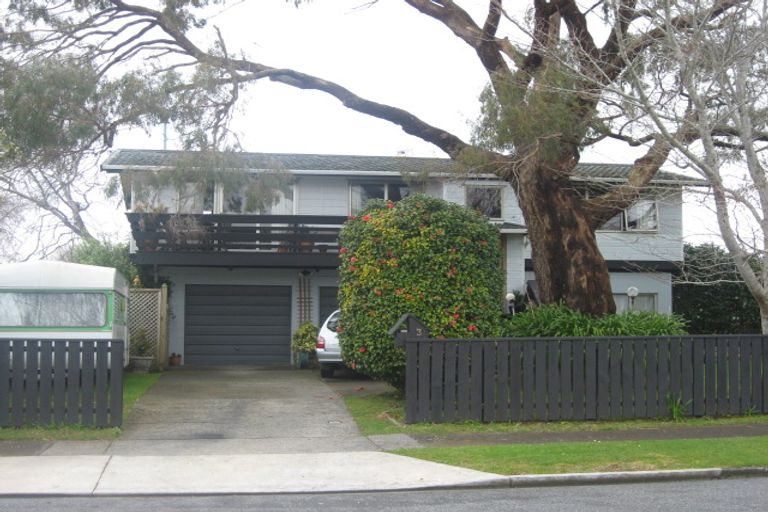 Photo of property in 3 Manu Crescent, Upper Vogeltown, New Plymouth, 4310