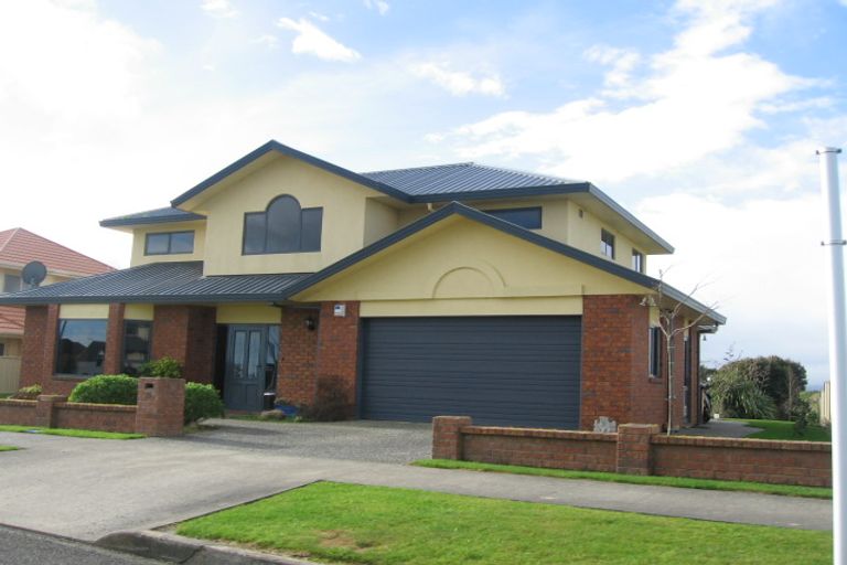 Photo of property in 25 Ruapehu Drive, Fitzherbert, Palmerston North, 4410