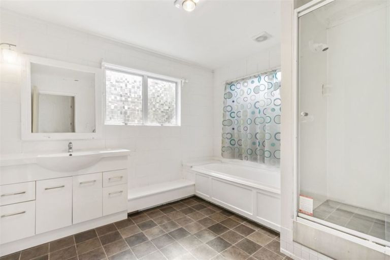 Photo of property in 3a Balmain Road, Birkenhead, Auckland, 0626