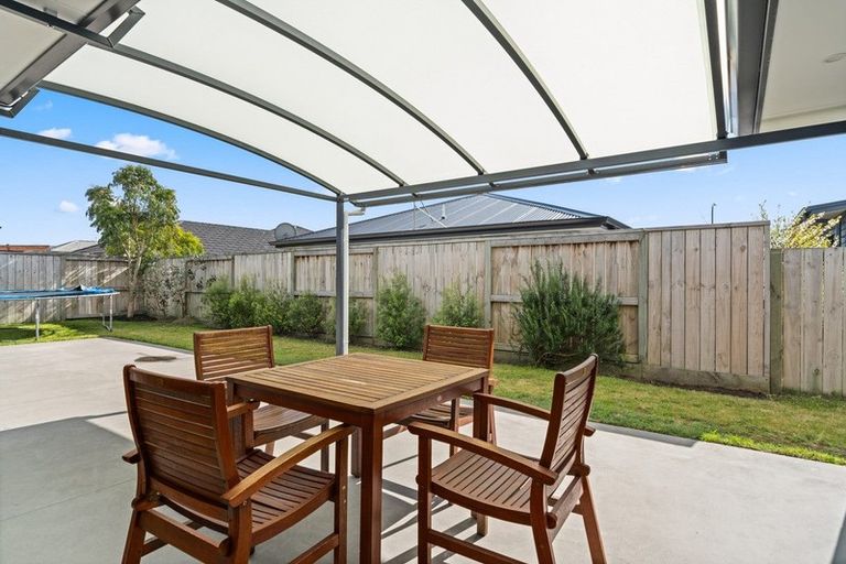 Photo of property in 10 Ponga Place, Papamoa Beach, Papamoa, 3118