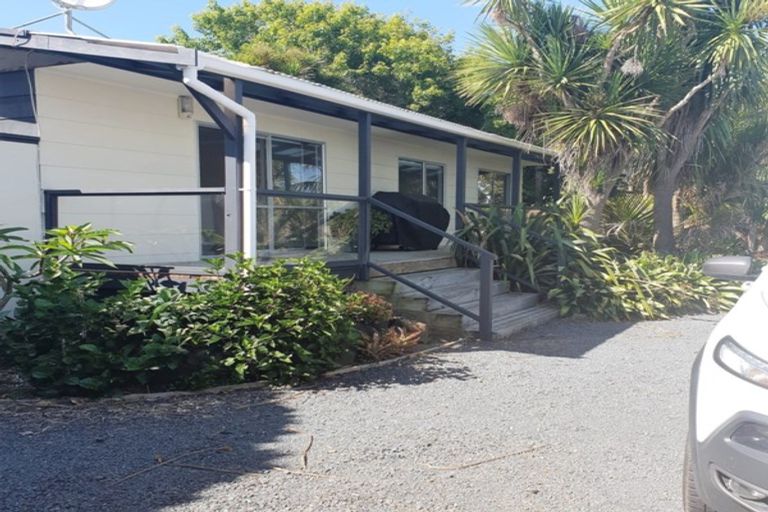 Photo of property in 47 Taihiki Road, Clarks Beach, 2122