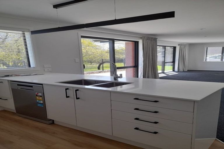 Photo of property in 9 Ratahi Way, Omokoroa, 3114