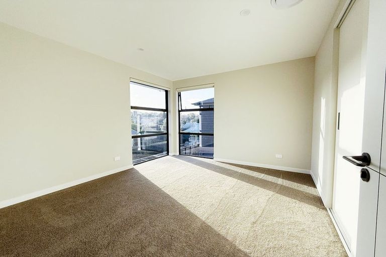 Photo of property in 30b Selwyn Road, Cockle Bay, Auckland, 2014