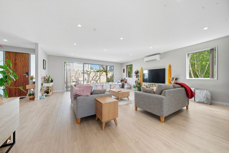 Photo of property in 32b Tirimoana Road, Te Atatu South, Auckland, 0602