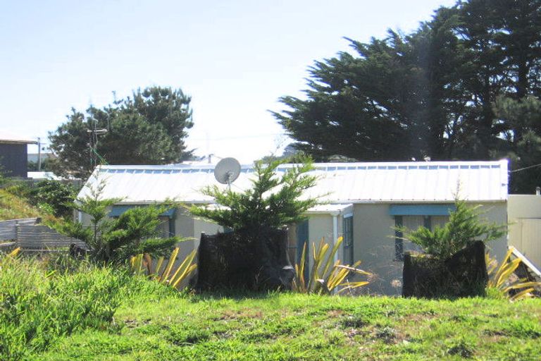 Photo of property in 19 Barber Street, Foxton Beach, Foxton, 4815