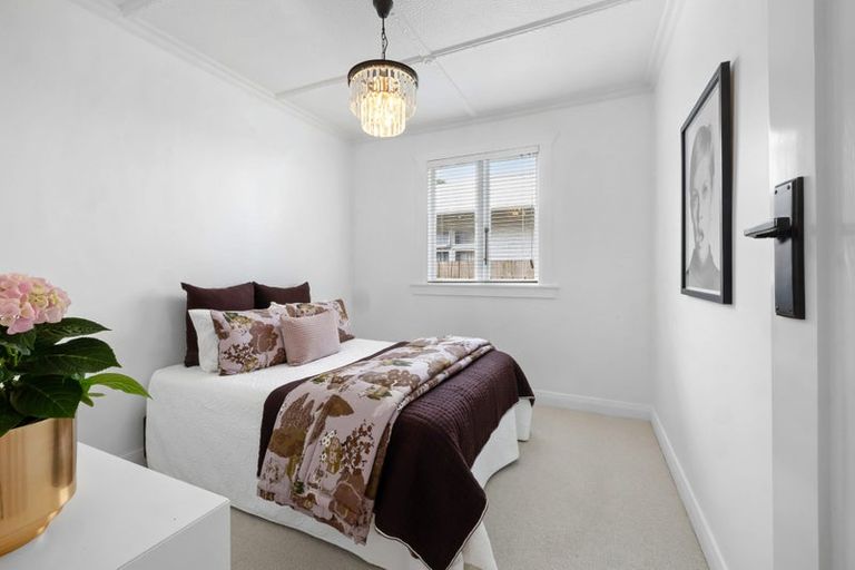 Photo of property in 20 Wallace Place, Westown, New Plymouth, 4310