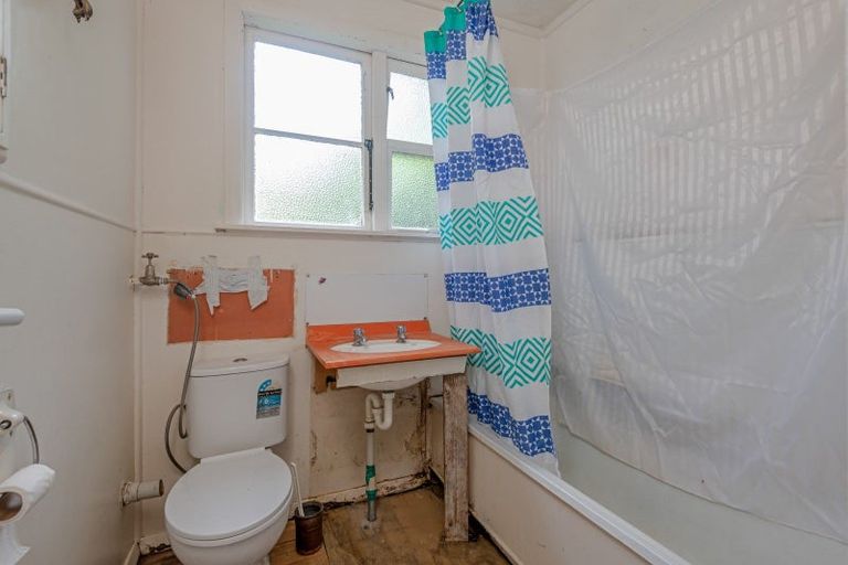 Photo of property in 132 Rangiora Avenue, Roslyn, Palmerston North, 4414