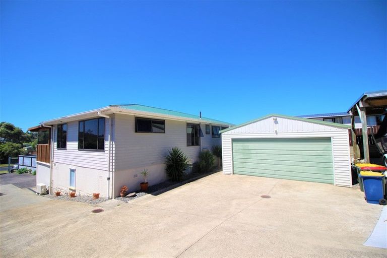 Photo of property in 5 Claridge Street, Glen Eden, Auckland, 0602