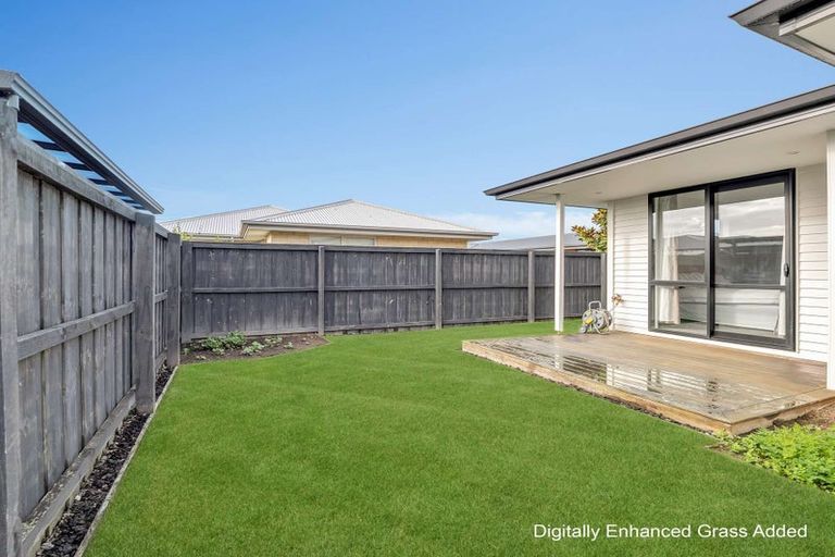 Photo of property in 80 Shillingford Boulevard, Rolleston, 7615