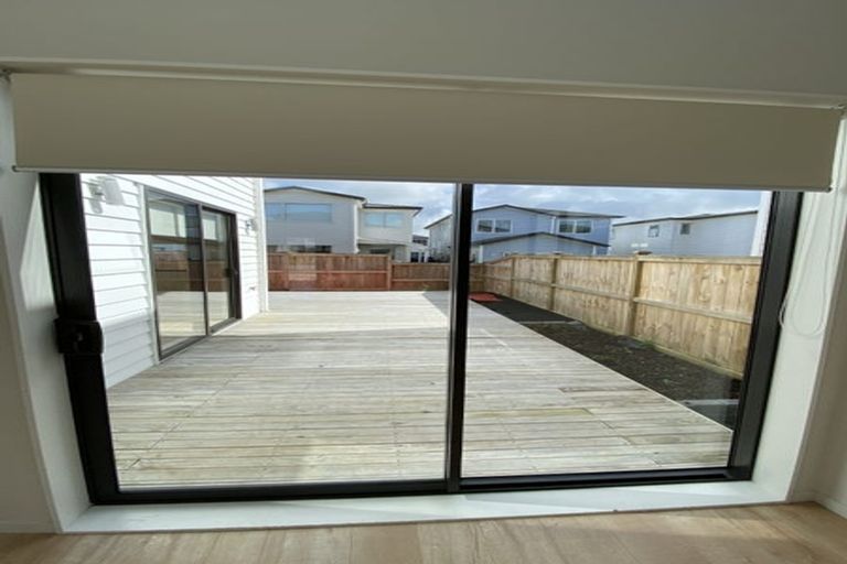 Photo of property in 30 Toanui Road, Hobsonville, Auckland, 0616