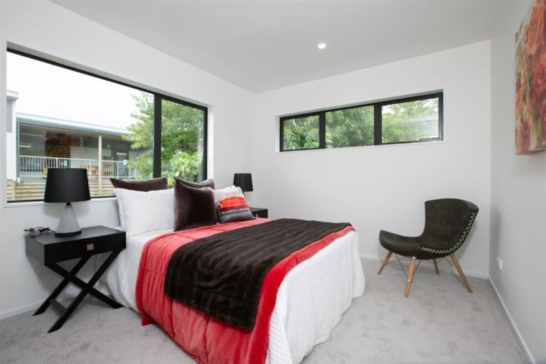 Photo of property in 15 Ti Kouka Place, Te Atatu Peninsula, Auckland, 0610
