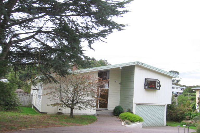 Photo of property in 50 Larsen Crescent, Tawa, Wellington, 5028