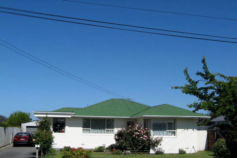 Photo of property in 8 Farquhars Road, Redwood, Christchurch, 8051