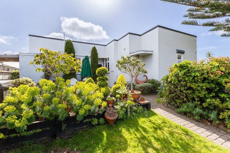 Photo of property in 48 Manly Street, Paraparaumu Beach, Paraparaumu, 5032