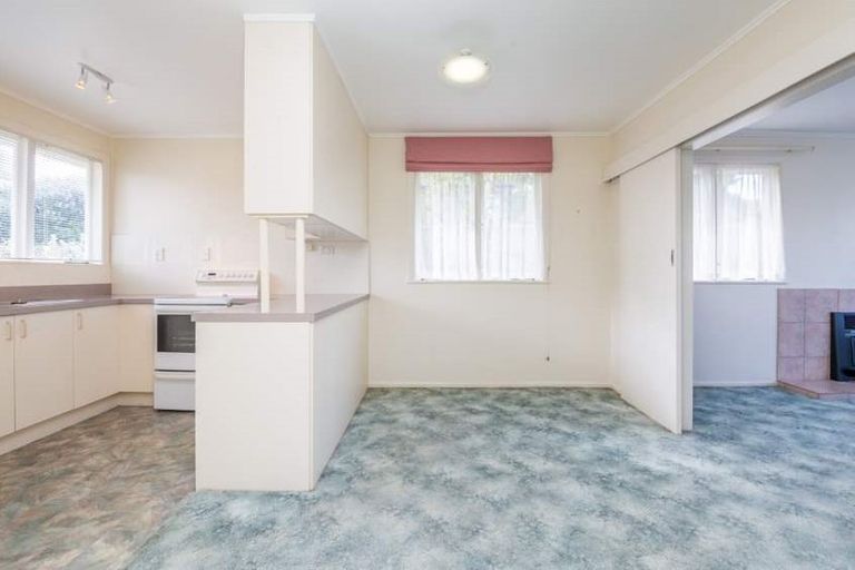 Photo of property in 27 Marsh Avenue, Forrest Hill, Auckland, 0620