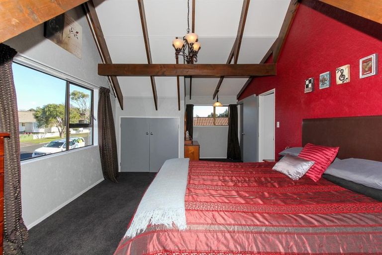 Photo of property in 13 Poplar Grove, Whalers Gate, New Plymouth, 4310