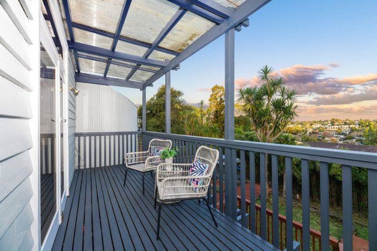 Photo of property in 6 Finn Place, Totara Vale, Auckland, 0629