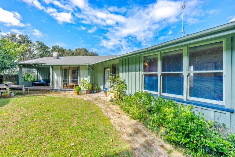 Photo of property in 103 Churchill Road, Murrays Bay, Auckland, 0630
