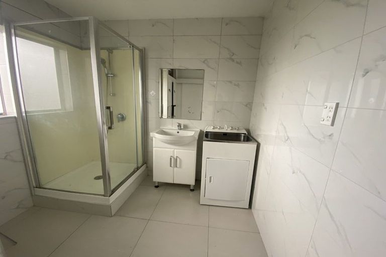 Photo of property in 2 Tennessee Avenue, Mangere East, Auckland, 2024