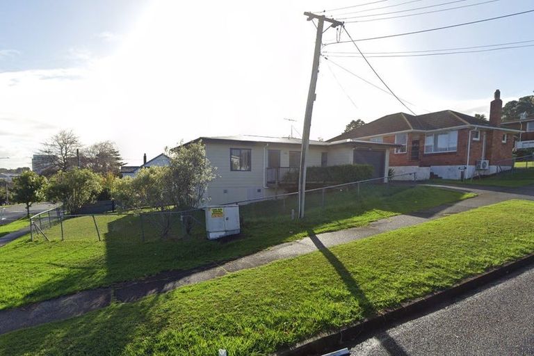 Photo of property in 43a Savoy Road, Glen Eden, Auckland, 0602
