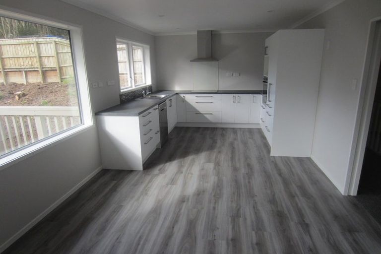 Photo of property in 11 Westhaven Drive, Tawa, Wellington, 5028