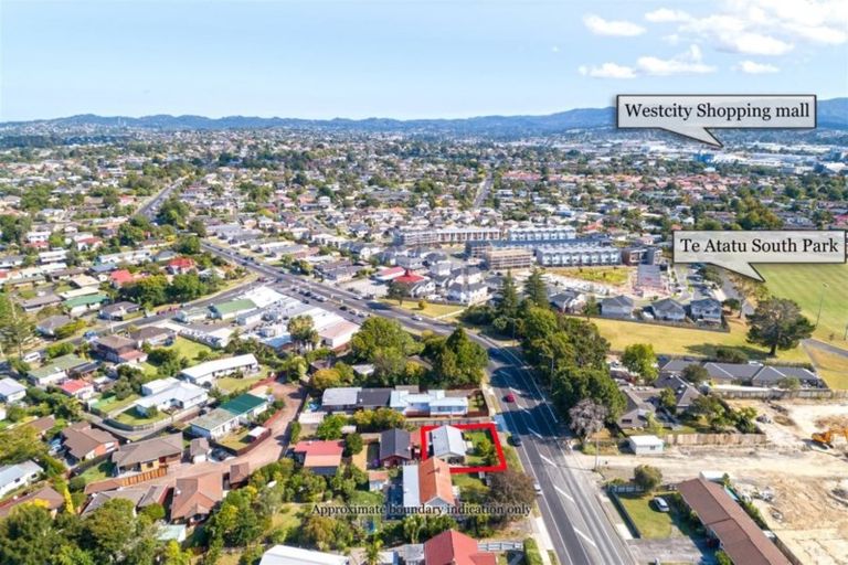 Photo of property in 1/159 Te Atatu Road, Te Atatu South, Auckland, 0610