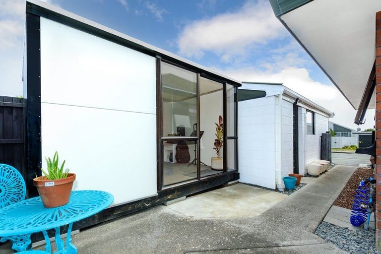 Photo of property in 85 Pacific Road, North New Brighton, Christchurch, 8083