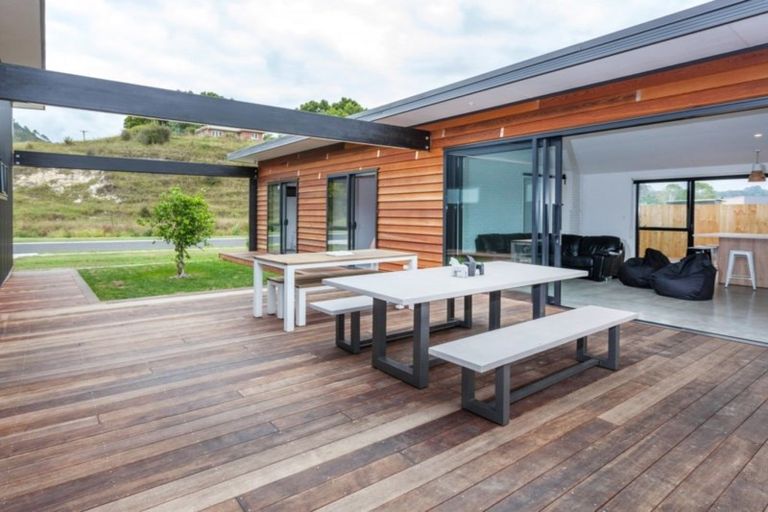 Photo of property in 31 Longreach Drive, Cooks Beach, Whitianga, 3591