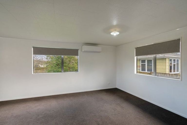 Photo of property in 71 Queenwood Road, Levin, 5510