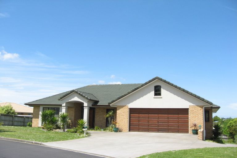 Photo of property in 46 Sunny Crescent, Huapai, Kumeu, 0810