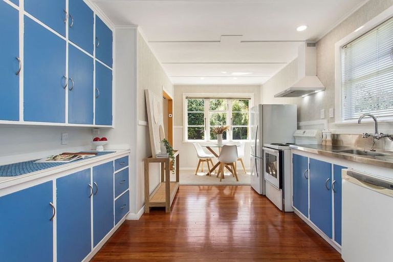 Photo of property in 34 Pitcairn Crescent, Bryndwr, Christchurch, 8053