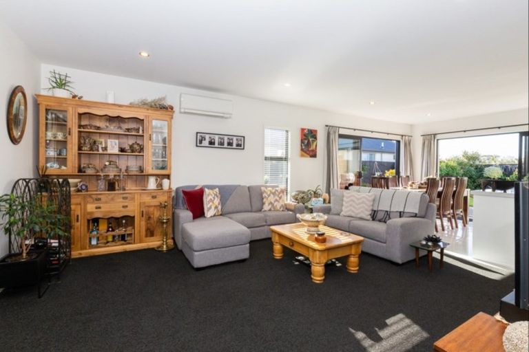 Photo of property in 7 Whitau Place, Marshland, Christchurch, 8083