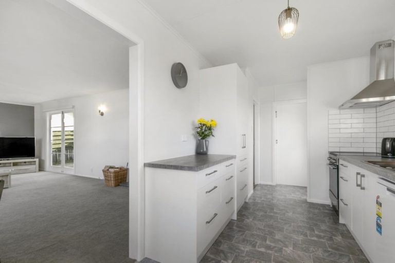 Photo of property in 19 Cherry Blossom Grove, Maungaraki, Lower Hutt, 5010