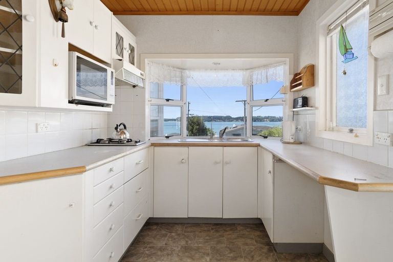 Photo of property in 52 Omokoroa Road, Omokoroa, 3114