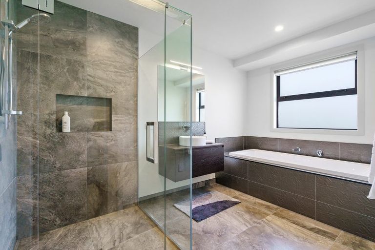 Photo of property in 86 Sunline Drive, Cambridge, 3432