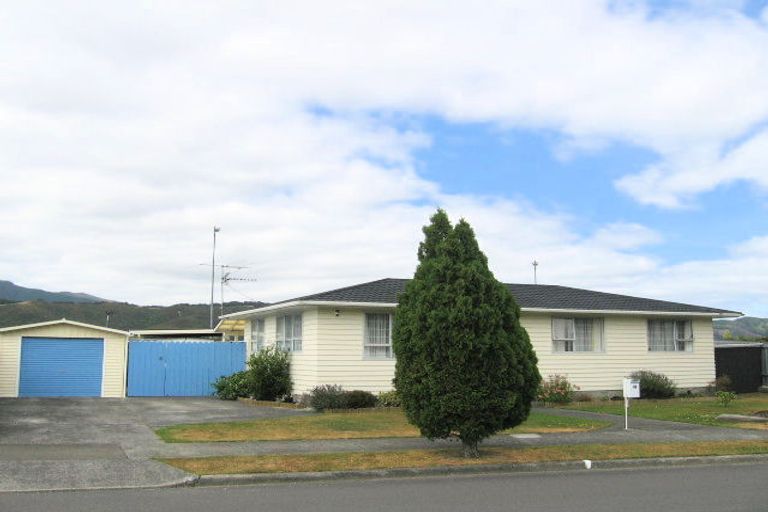 Photo of property in 12 Kentucky Street, Totara Park, Upper Hutt, 5018